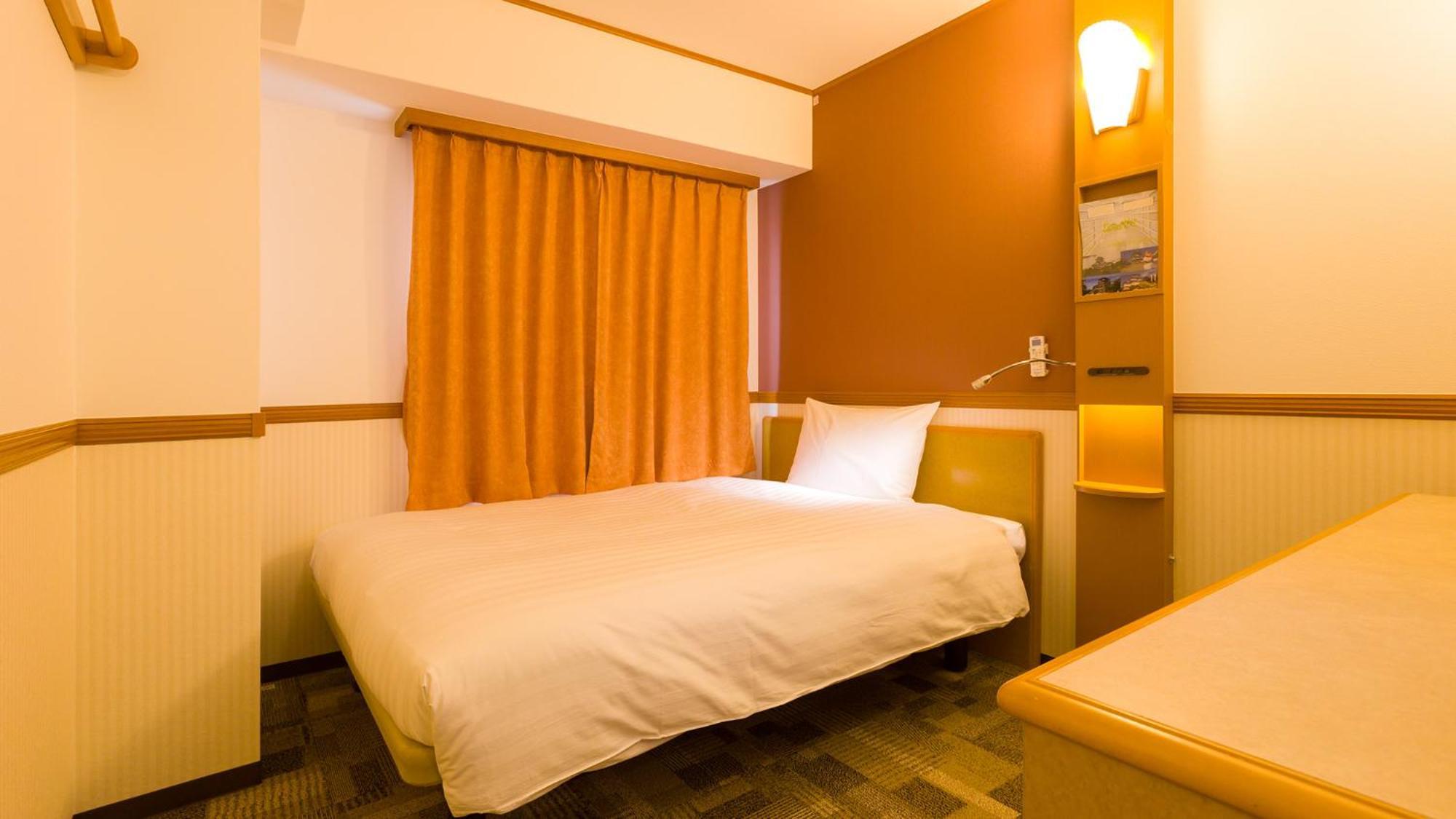 Toyoko Inn Yokohama Tsurumi Eki Higashi Guchi Szoba fotó