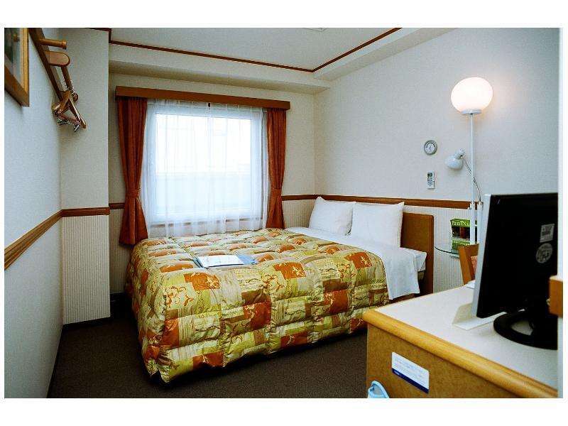 Toyoko Inn Yokohama Tsurumi Eki Higashi Guchi Kültér fotó
